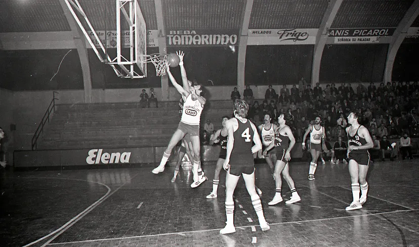 1977 AresluxCBG-CBMollet